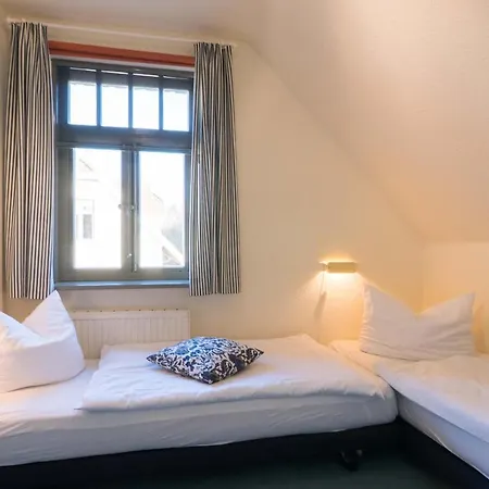 بيت للعطل Ferienhaussiedlung Strandperlen Kuestenhof 4a *